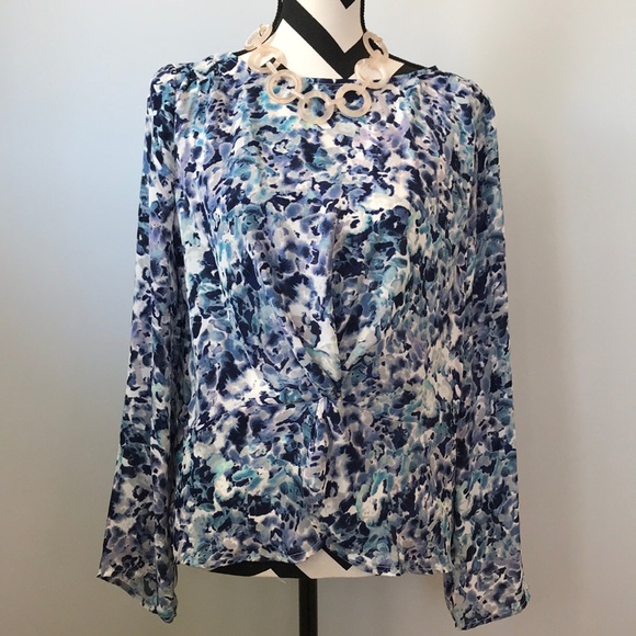 cupcakes & cashmere Tops - Cupcakes & Cashmere Knot Front Blouse